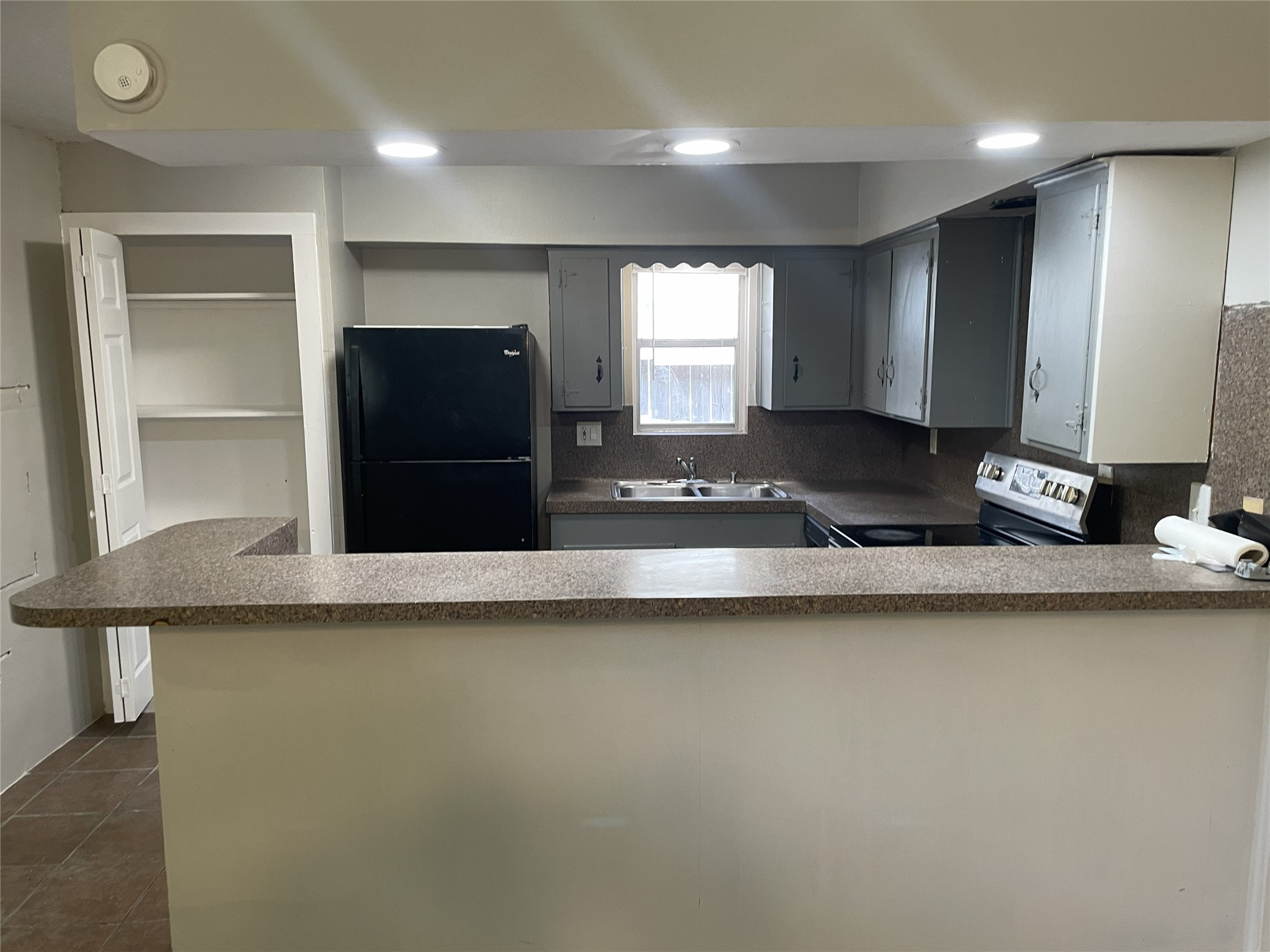 8915 Reamer Street Houston, TX 77074 - Photo 4 of 11