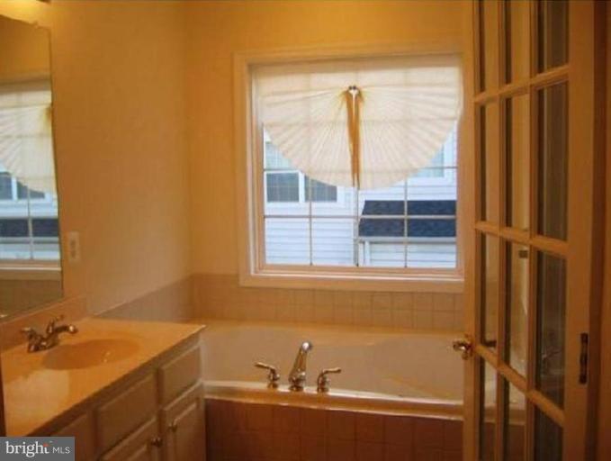 10211 Rutland Round Road, Unit 67 Columbia, MD 21044 - Photo 3 of 11 Bath #1