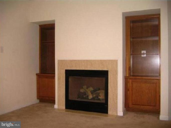 10211 Rutland Round Road, Unit 67 Columbia, MD 21044 - Photo 9 of 11 Living Room