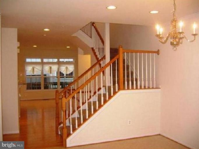 10211 Rutland Round Road, Unit 67 Columbia, MD 21044 - Photo 10 of 11 Living Room/Dining Room