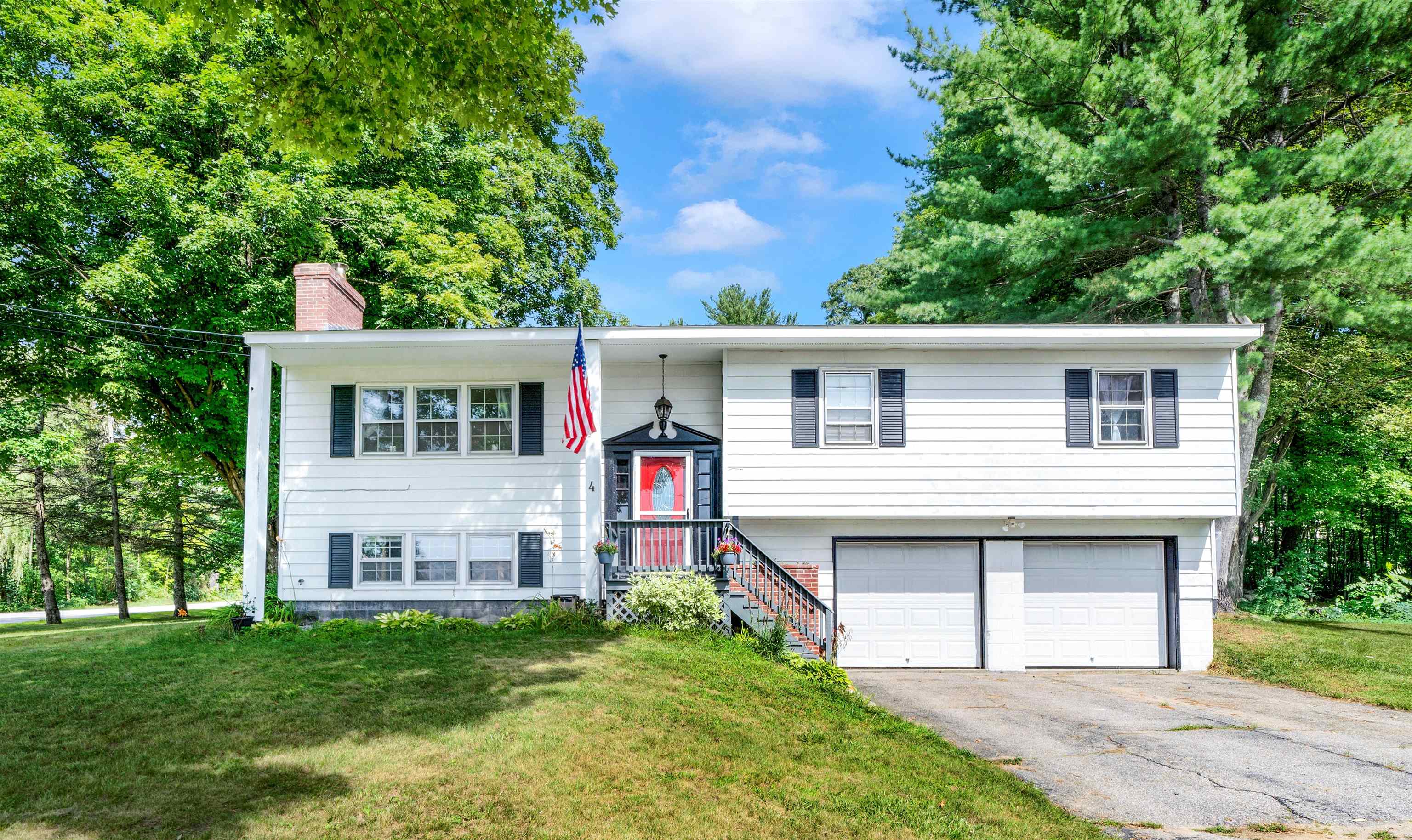 4 Boulder Road Hillsborough, NH 03244 - Photo 1 of 37 Gallery Image 1
