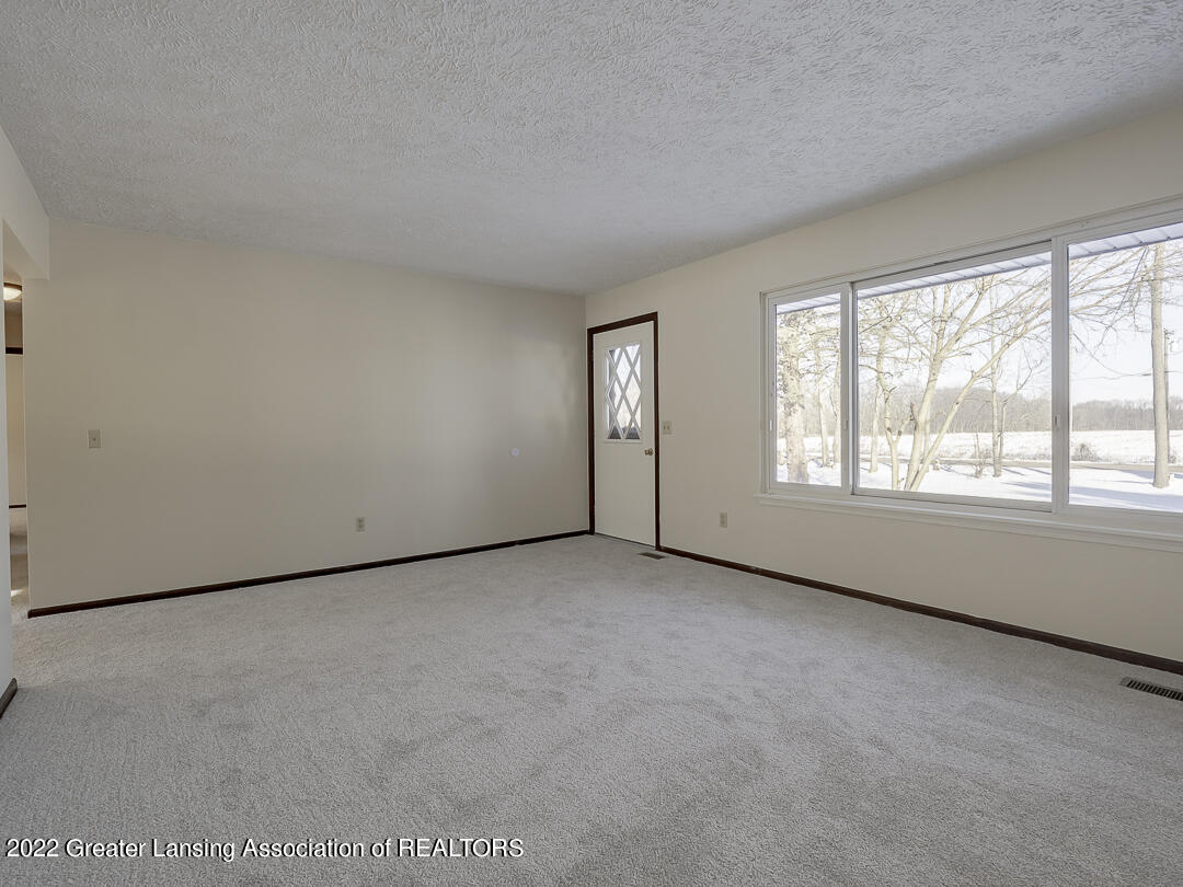 10296_Barnes_Rd_004-HDR