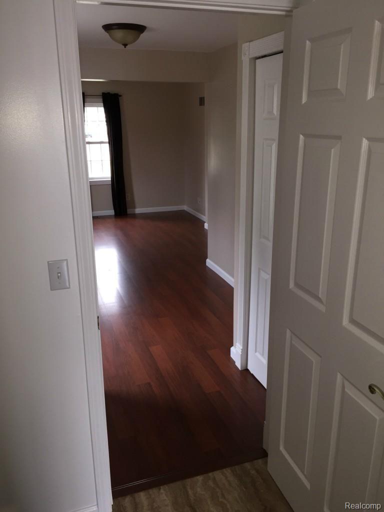 13961 Lenmoore Road Belleville, MI 48111 - Photo 7 of 33 IMG_0884.jpg