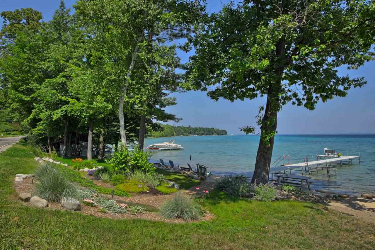 12625 Bluff Road Traverse City, MI 49686 - Photo 3 of 76 1850632-2.JPG
