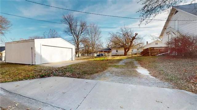 $189,900 | 728 West Hunter Street, Nevada, MO 64772