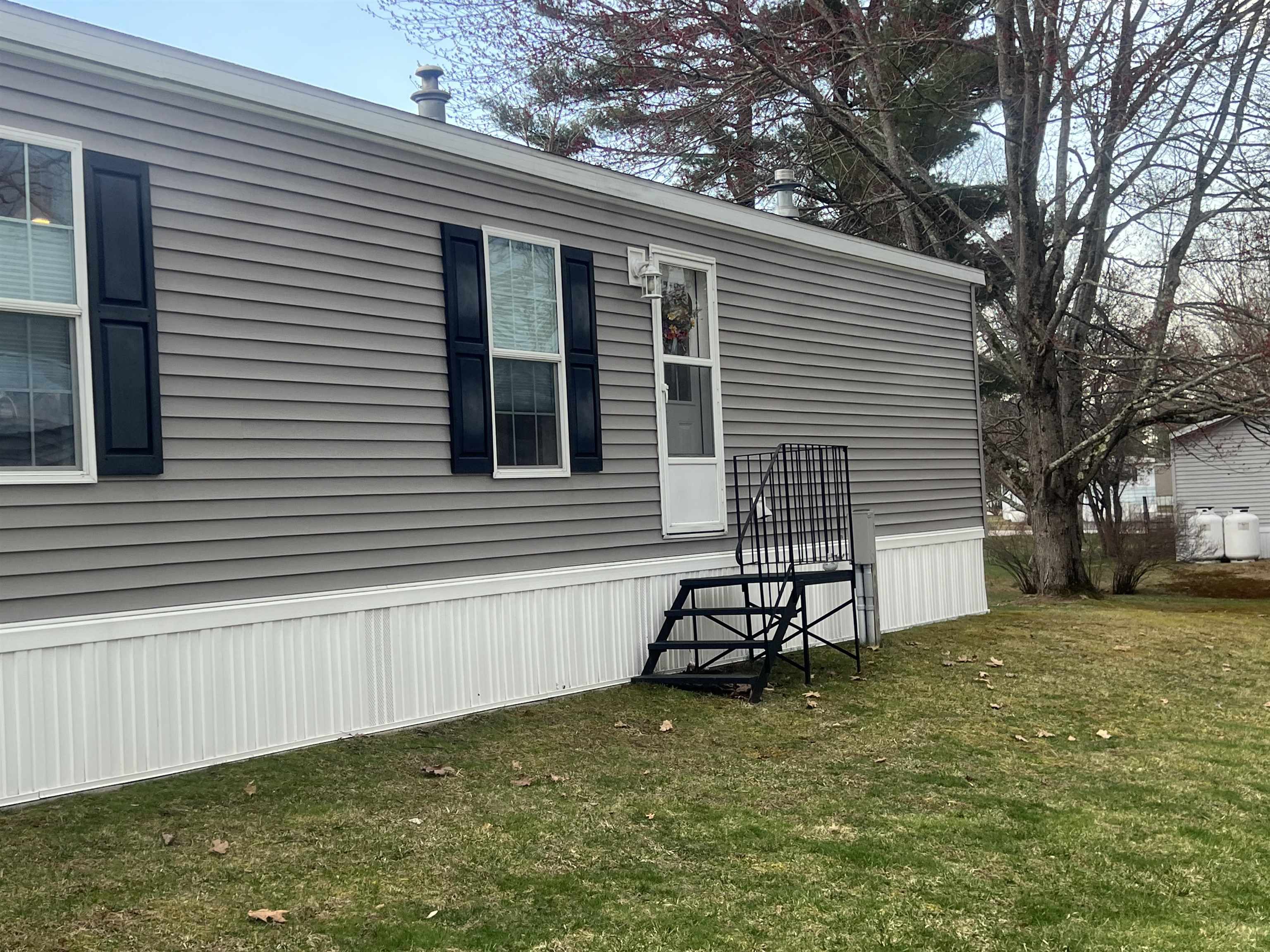 83 Hayes Park Exeter, NH 03833 - Photo 21 of 24