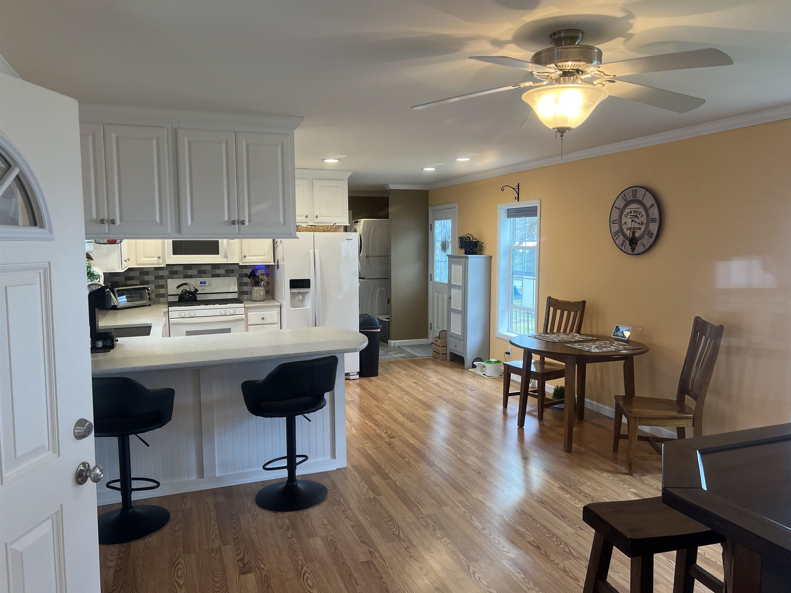 83 Hayes Park Exeter, NH 03833 - Photo 5 of 24