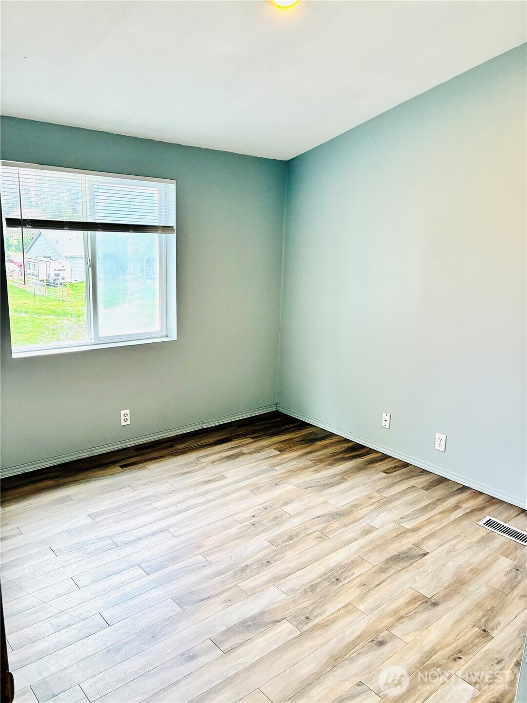 8212 350th Street South Roy, WA 98580 - Photo 11 of 28
