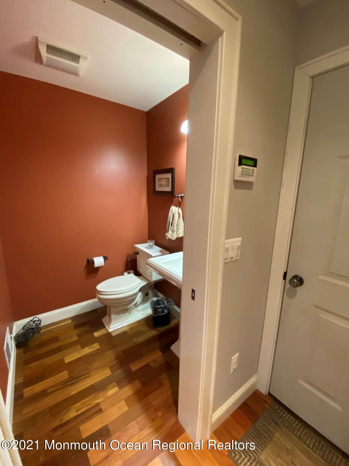 341 Oak Glen Road Howell, NJ 07731 - Photo 11 of 19 a bathroom with a toilet