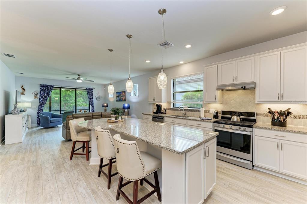 7572 Viola Loop Bradenton, FL 34202 - Photo 14 of 65