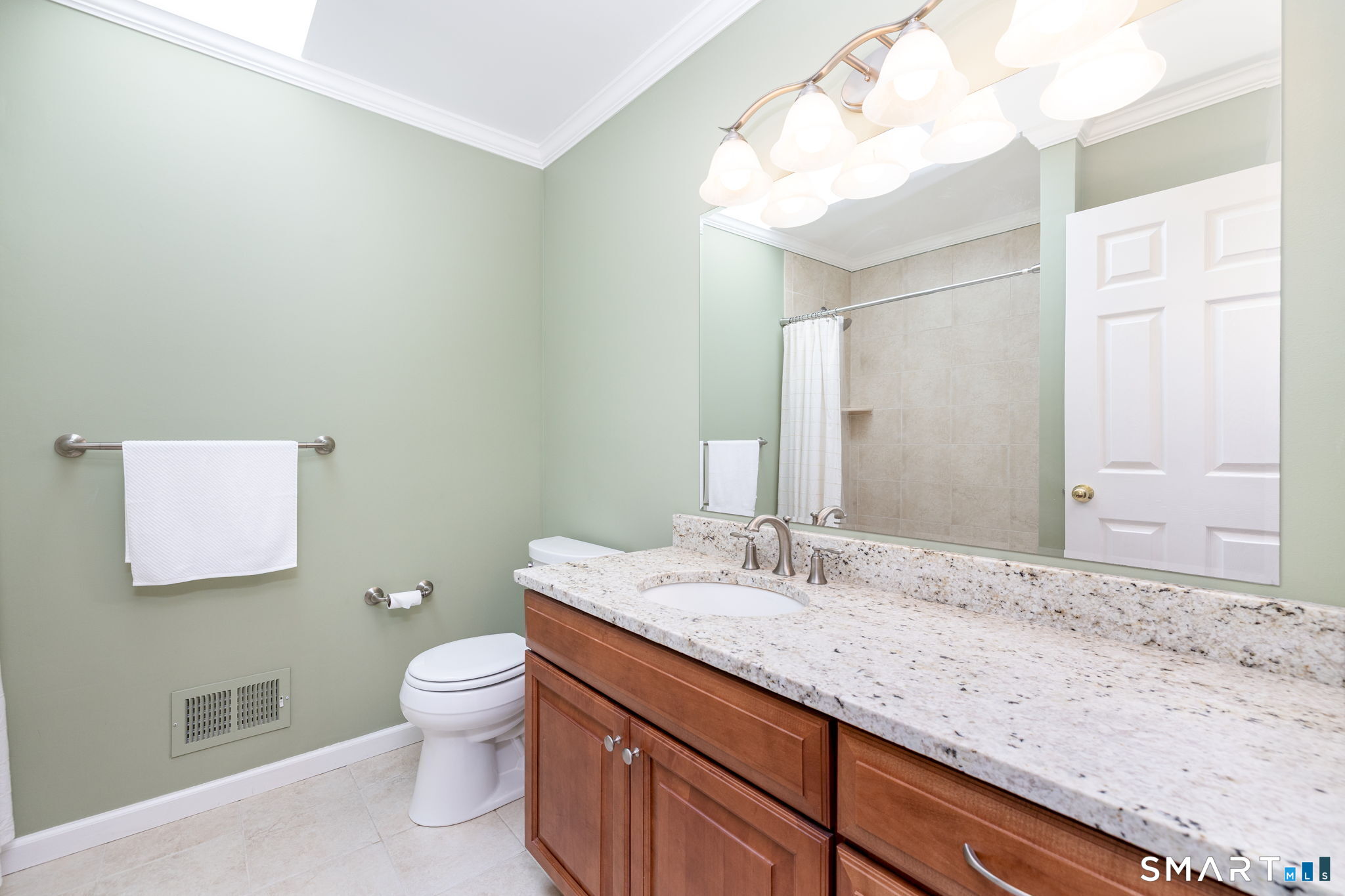 26 Henley Way Avon, CT 06001 - Photo 30 of 38