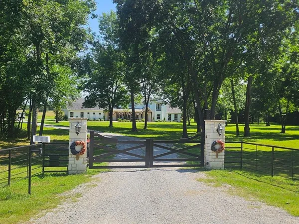 $1,650,000 | 4142 Farm To Market Road 2194, Celeste, TX 75423