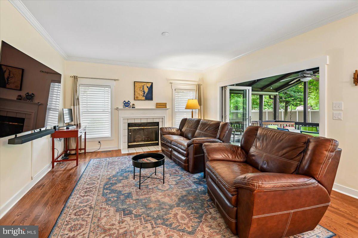 1430 Bay Head Road Annapolis, MD 21409 - Photo 14 of 94 Family room
