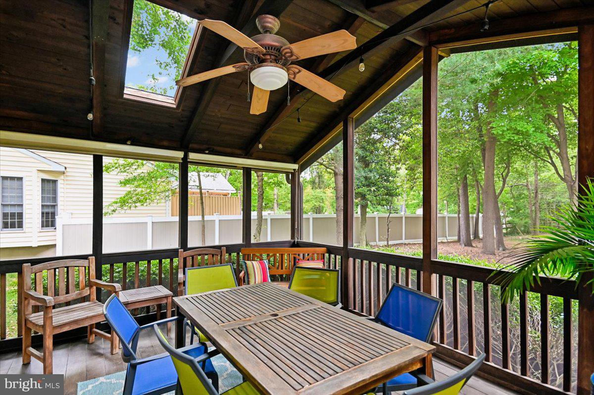 1430 Bay Head Road Annapolis, MD 21409 - Photo 18 of 94 Screened porch