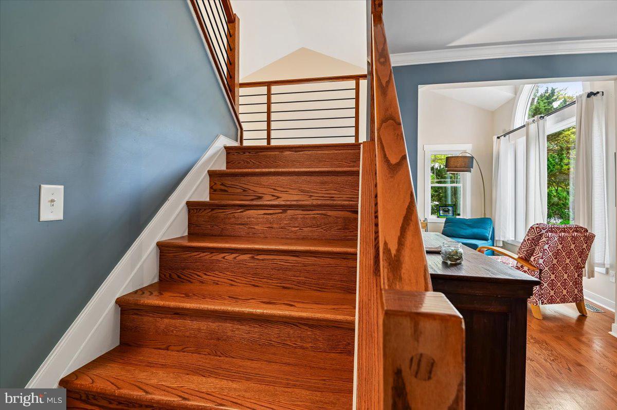1430 Bay Head Road Annapolis, MD 21409 - Photo 20 of 94 Redone wood steps and rails