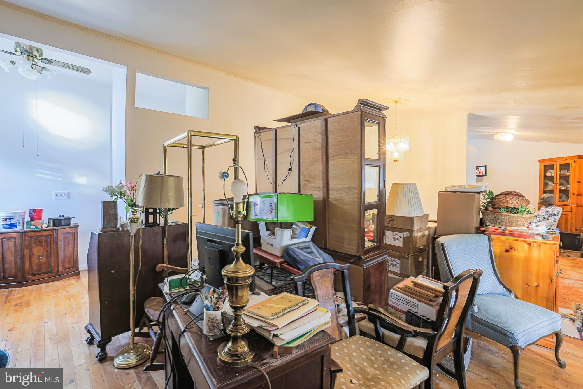 8205 Arrowhead Road Baltimore, MD 21208 - Photo 29 of 32 a room with furniture