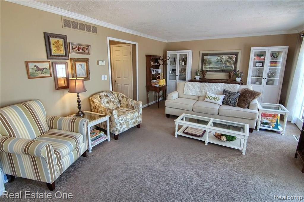 36225 Fredericksburg Road Farmington Hills, MI 48331 - Photo 13 of 30