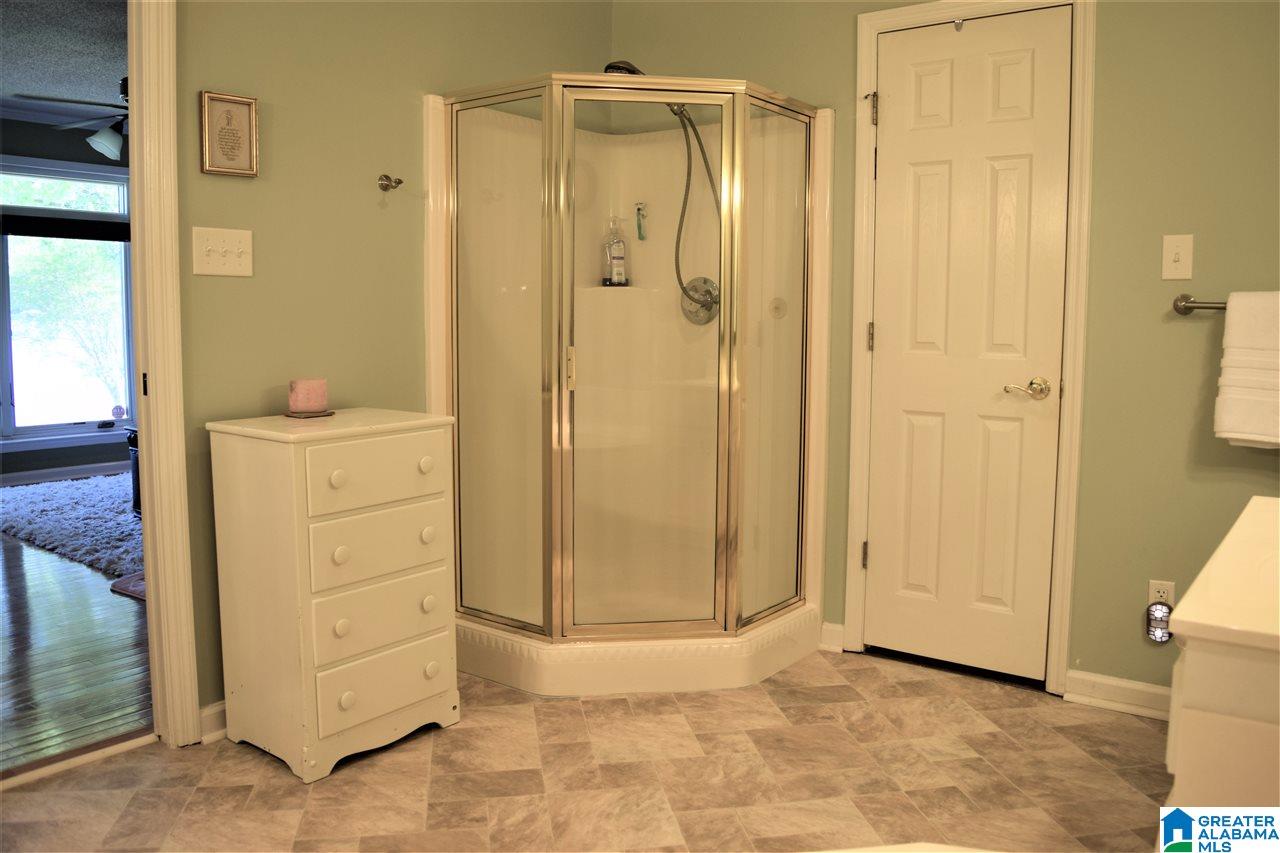 987 Charada Lake Road Rainbow City, AL 35906 - Photo 19 of 47