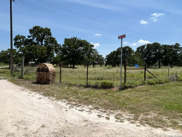 $550,000 | 77 Ewald Lane, Fredericksburg, TX 78624