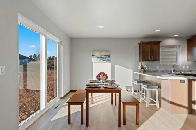 $349,900 | 1715 Sovereign Way, Neenah, WI 54956