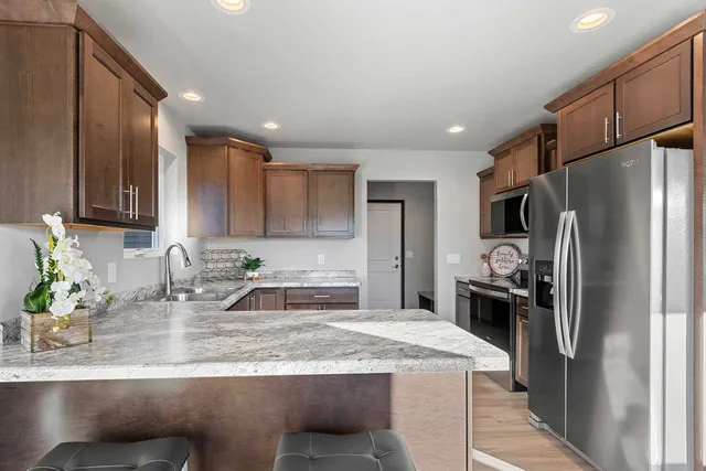 $349,900 | 1715 Sovereign Way, Neenah, WI 54956