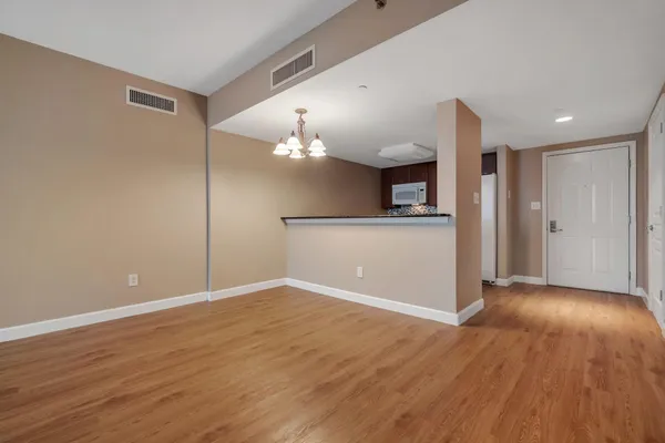 $279,900 | 300 South Duval Street, Unit 1112, Tallahassee, FL 32301