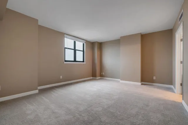 $289,900 | 300 South Duval Street, Unit 1112, Tallahassee, FL 32301