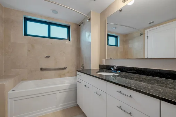 $279,900 | 300 South Duval Street, Unit 1112, Tallahassee, FL 32301