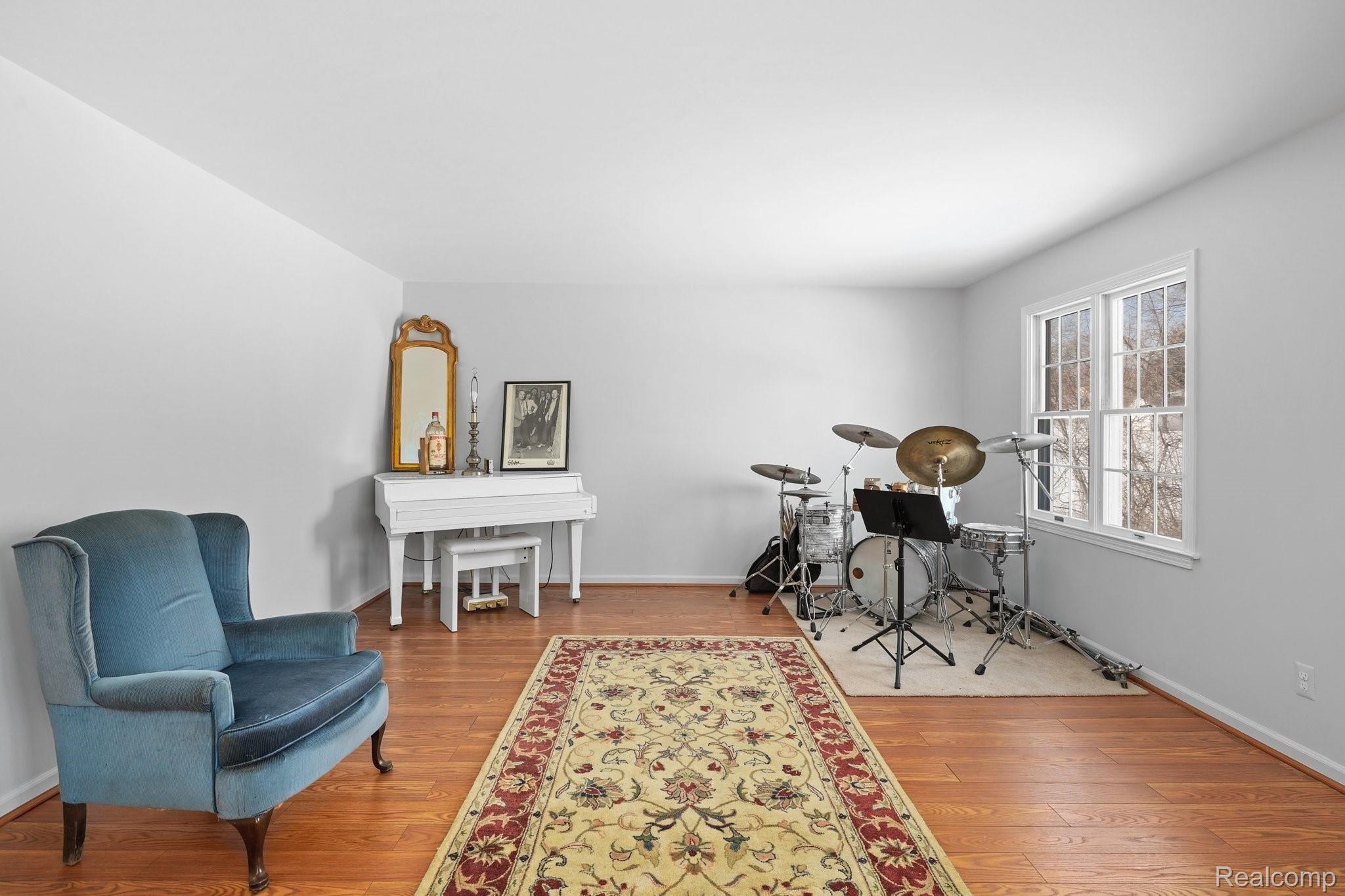 755 East Long Lake Road Troy, MI 48085 - Photo 28 of 39 28-web-or-mls-755 East Long Lake Road Troy - 27.jpg