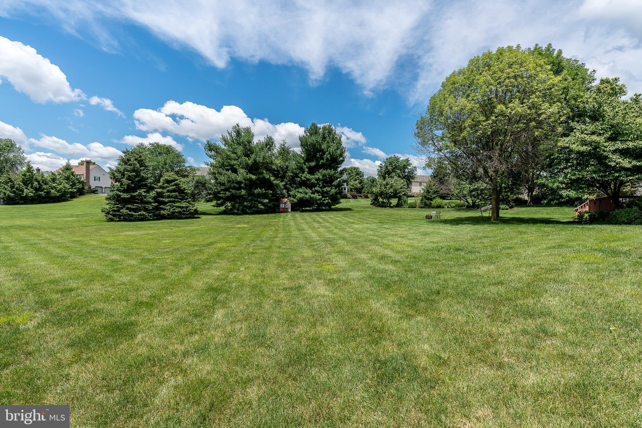 2900 Weaver Road Lancaster, PA 17601 - Photo 4 of 33 Back yard