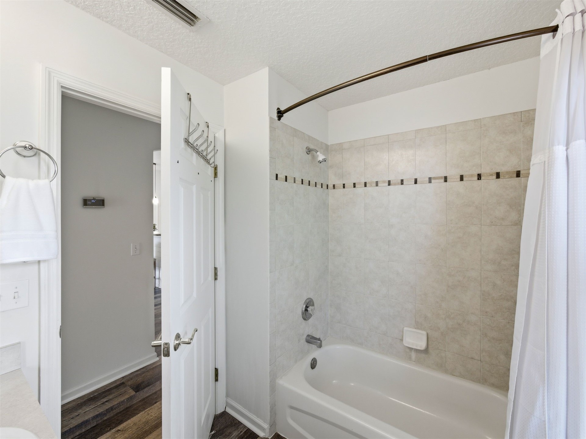 96074 Ridgewood Circle Fernandina Beach, FL 32034 - Photo 40 of 51 GUEST BATHROOM. DOWNSTAIRS.