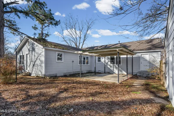 $219,000 | 210 West Street, Batesville, MS 38606
