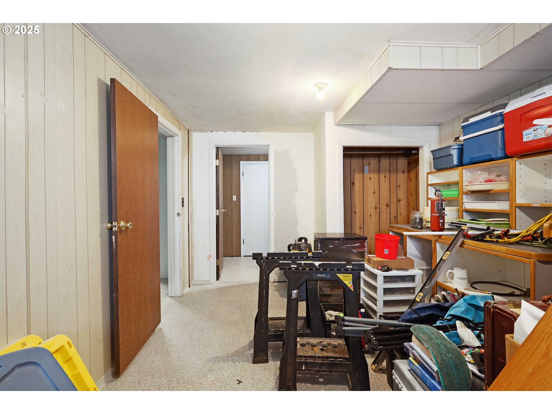 722 East 14th Street The Dalles, OR 97058 - Photo 29 of 43 a view of a room with gym equipment