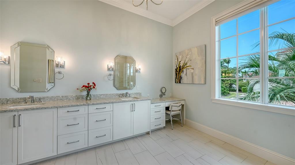 548 Hornblower Lane Longboat Key, FL 34228 - Photo 30 of 98
