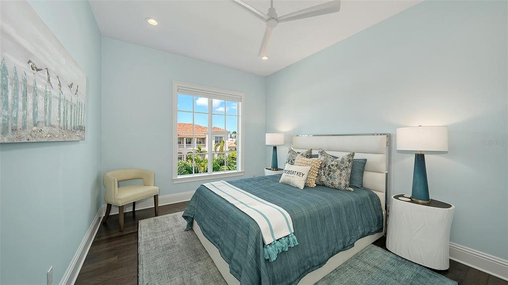 548 Hornblower Lane Longboat Key, FL 34228 - Photo 37 of 98