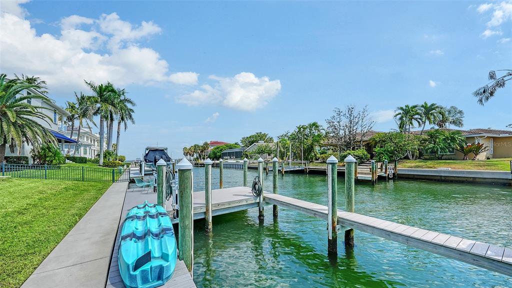 548 Hornblower Lane Longboat Key, FL 34228 - Photo 76 of 98