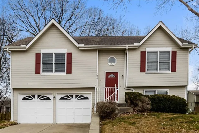 $2,130 | 8620 North Crawford Avenue, Kansas City, MO 64153