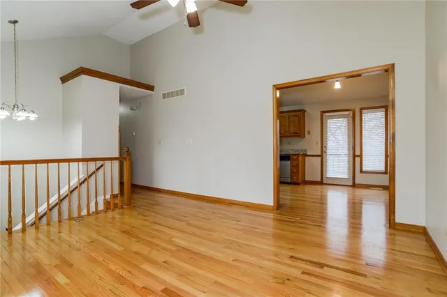 $2,130 | 8620 North Crawford Avenue, Kansas City, MO 64153