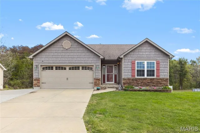 $275,000 | 120 Creekside Drive, Winfield, MO 63389