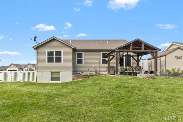 $275,000 | 120 Creekside Drive, Winfield, MO 63389