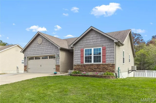 $275,000 | 120 Creekside Drive, Winfield, MO 63389
