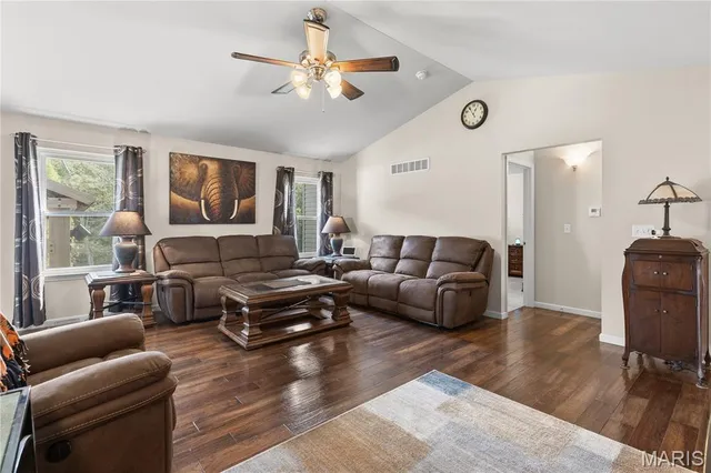 $275,000 | 120 Creekside Drive, Winfield, MO 63389