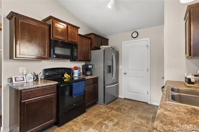 $275,000 | 120 Creekside Drive, Winfield, MO 63389