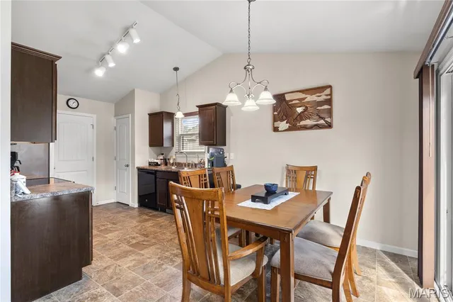 $275,000 | 120 Creekside Drive, Winfield, MO 63389