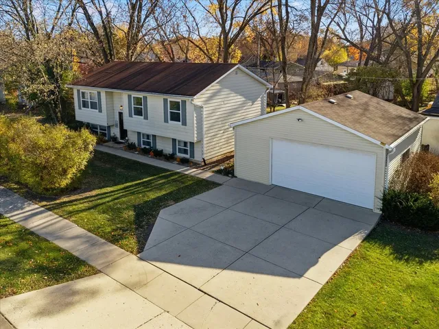 $290,000 | 121 East Clarendon Drive, Round Lake Beach, IL 60073