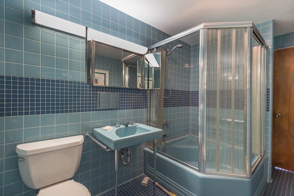 118 Cook Avenue Chelsea, MA 02150 - Photo 13 of 24