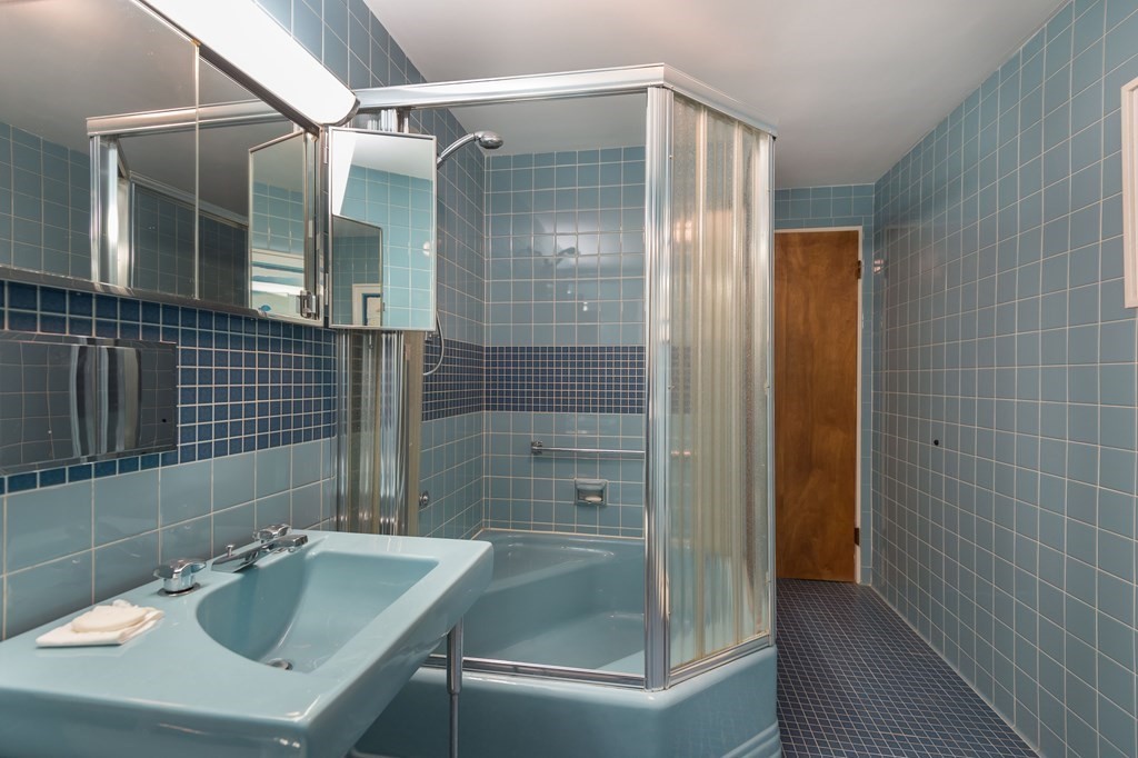 118 Cook Avenue Chelsea, MA 02150 - Photo 14 of 24