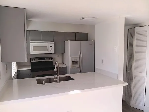 $2,750 | 150 Riviera Circle, Weston, FL 33326