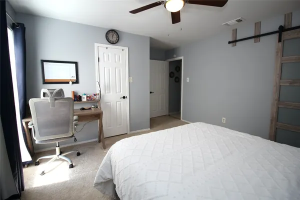$1,350 | 9707 Richmond Avenue, Unit 104, Houston, TX 77063
