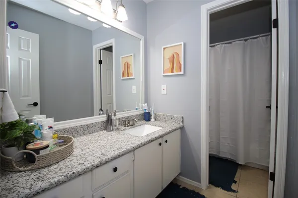 $1,350 | 9707 Richmond Avenue, Unit 104, Houston, TX 77063